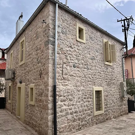 Tri Srca 1 - De Luxe 1 *